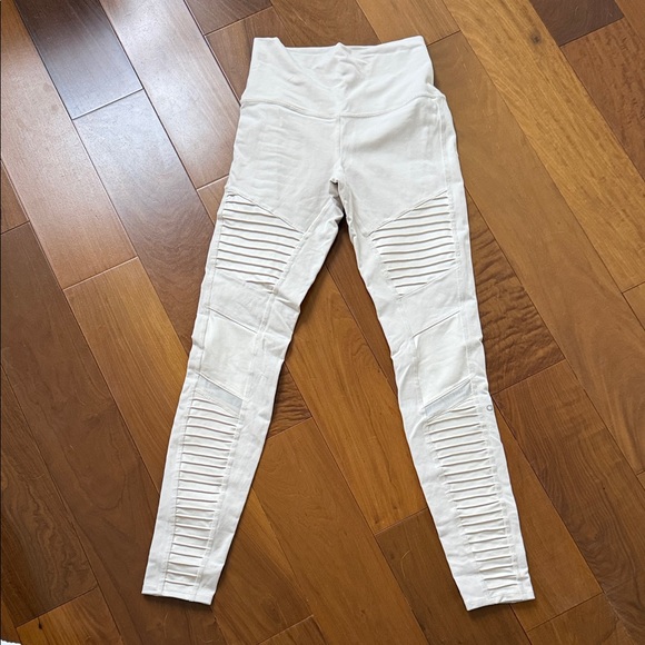 ALO Yoga Pants - ALO Yoga Off-White Ribbed Leggings
